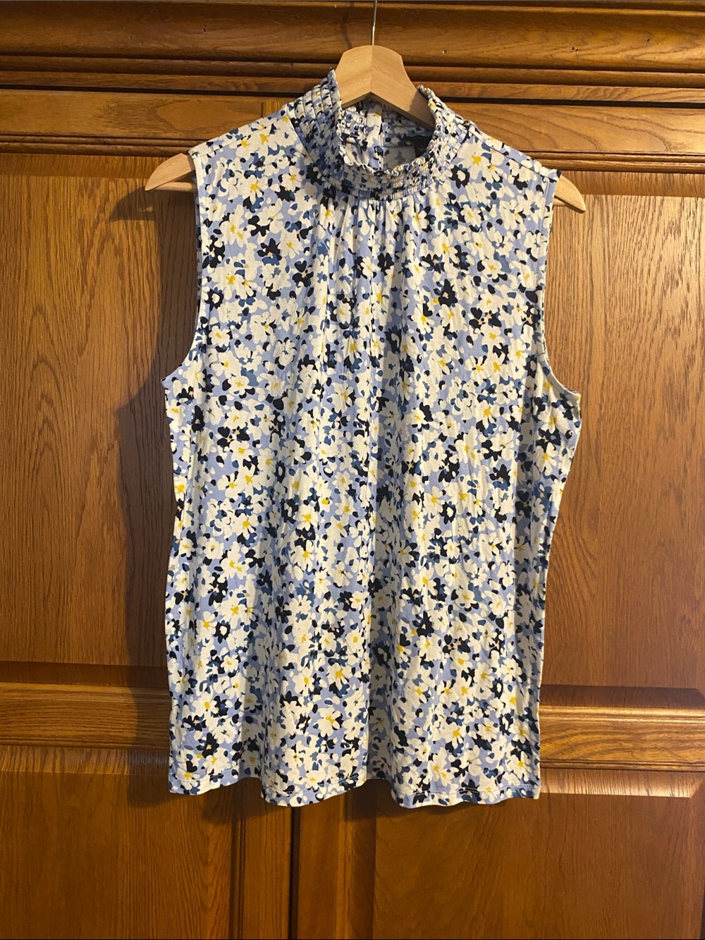 Ann Taylor Light Blue Floral Mock Neck Sleeveless Blouse